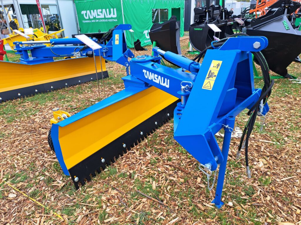 Snow reed rear plow